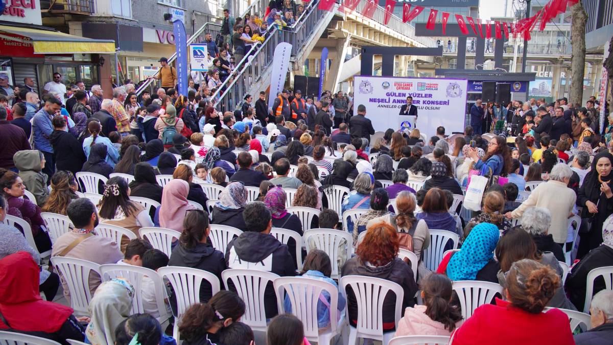 Avcılar’da Anneler Günü sevgiyle kutlandı