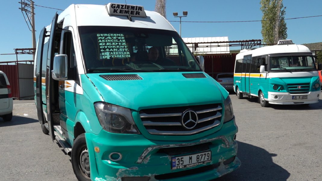 İzmir’de minibüs şoförleri kontak kapattı: Gerçek sayım yapılmıyor