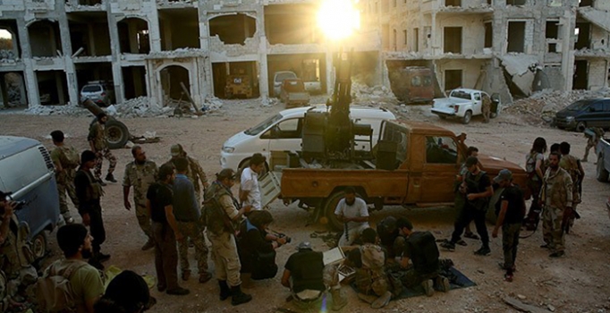 Muhalifler Halep'i almak için öldürücü operasyonu başlattı