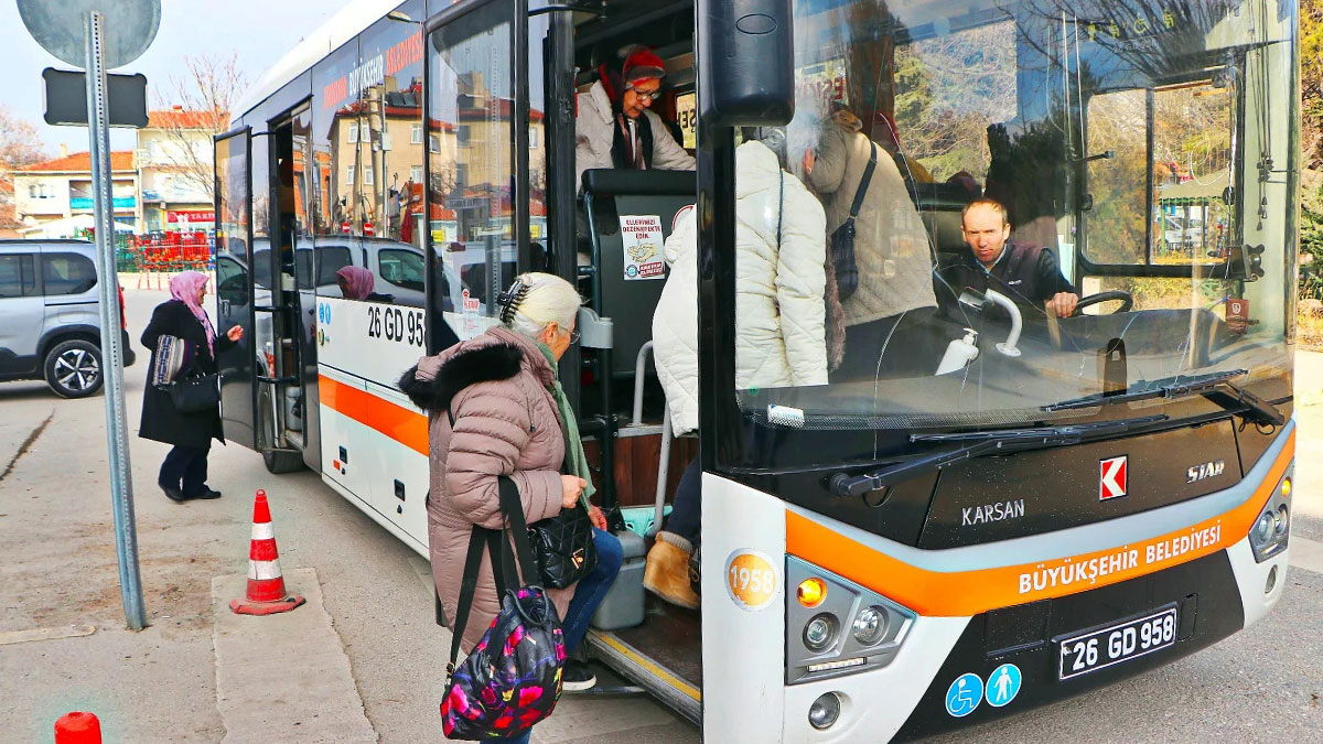 Eskişehir'in bir ilçesinde ulaşım ücretsiz oldu! Sadece o gün ve o güzergahta geçerli olacak