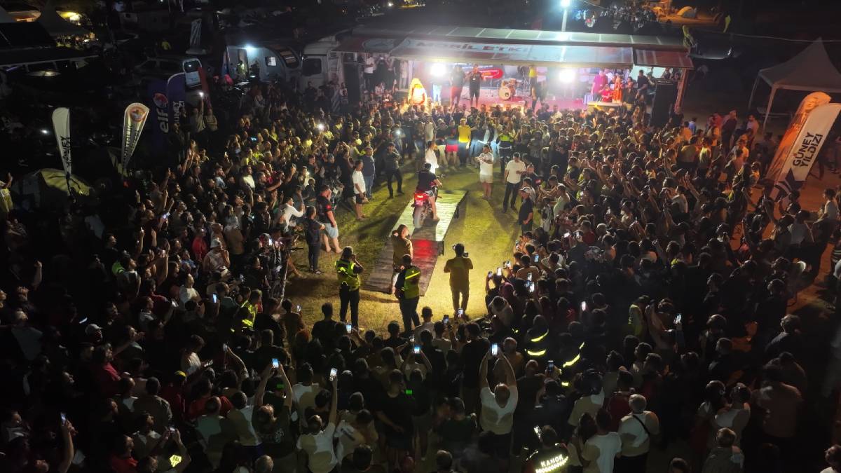 Güneyin yıldızında festival coşkusu: Çadırını kapan Yumurtalık’a geldi