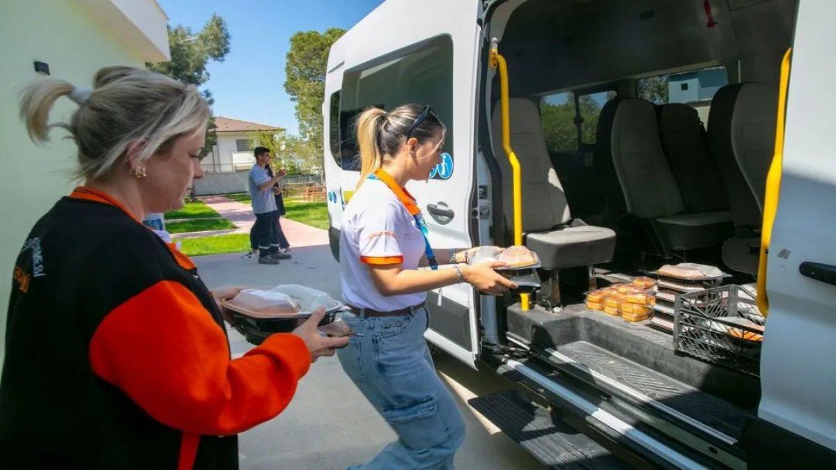 İzmir'in o ilçesinde yaşayanlara yeni hizmet! Taziye evlerine sıcak yemek desteği verilecek: Yemekleri belediye üstlenecek