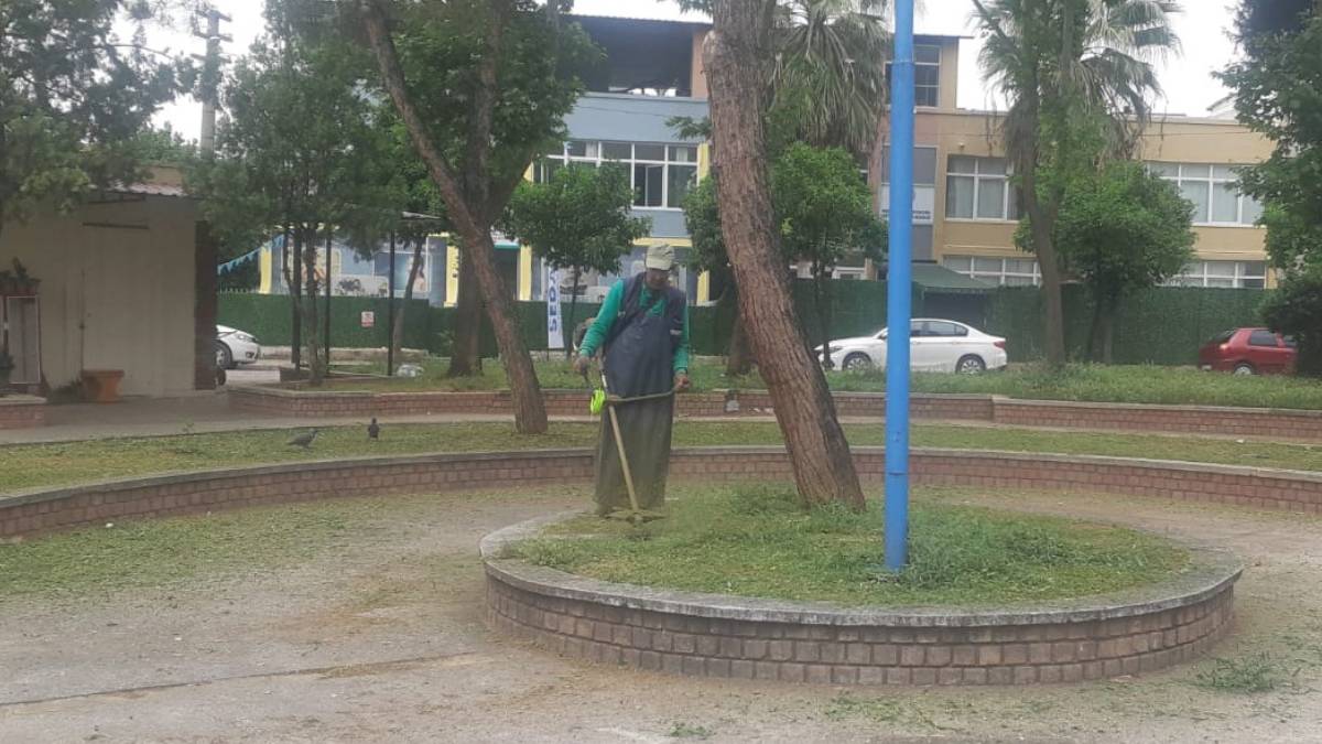 Efeler’in parkları yaza hazırlanıyor