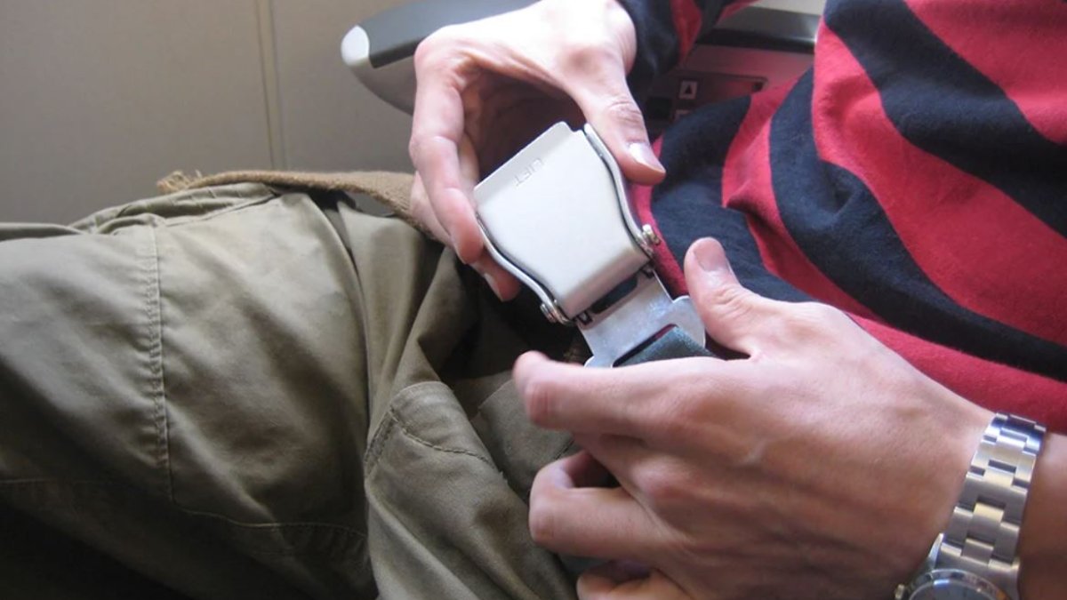 THY’den iniş güvenliği için yeni uygulama: Uçak durmadan ayağa kalkan yolculara ceza yolda