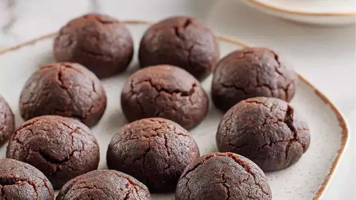 Bunu gören diyeti bozuyor! Sosyal medyada olay olan kurabiye tarifi! 10 dakikada hazırlanan brownie kurabiye!