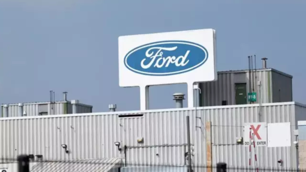 Ford işçileri Almanya'da greve gitti: Üretim durdu, işçiler direnişte