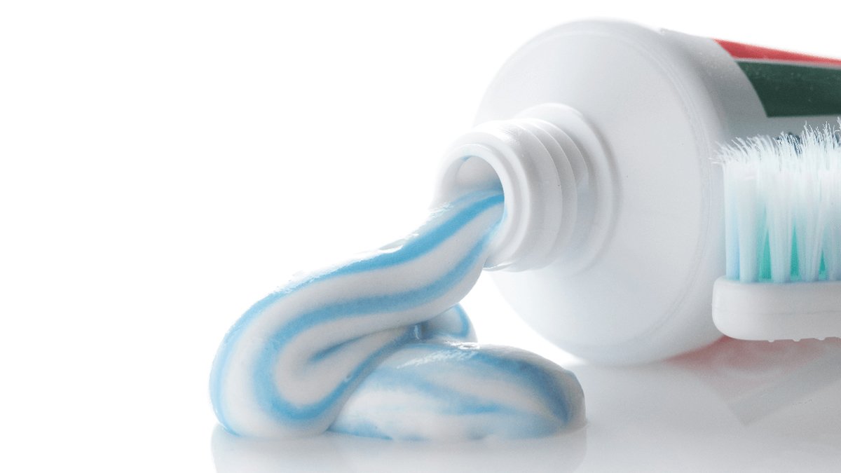 Diş macunu değil adeta zehirmiş! O ünlü markalar da aralarında: Herkesin banyosunda var!
