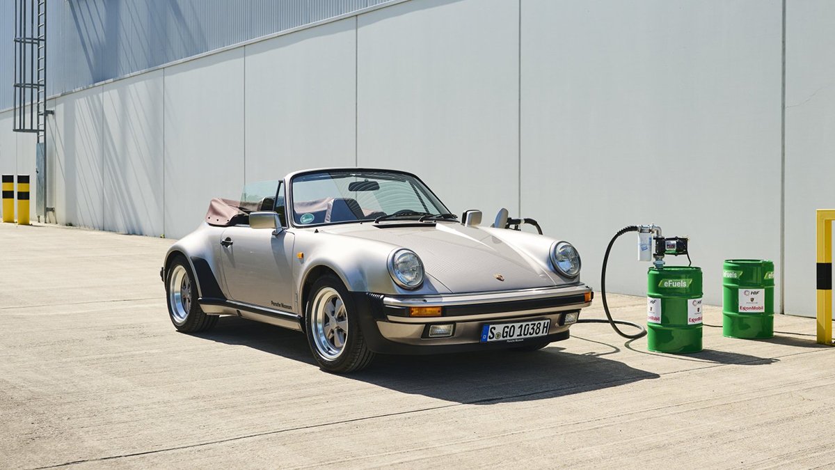 Porsche geleceğin elektriklide olmadığını düşünüyor