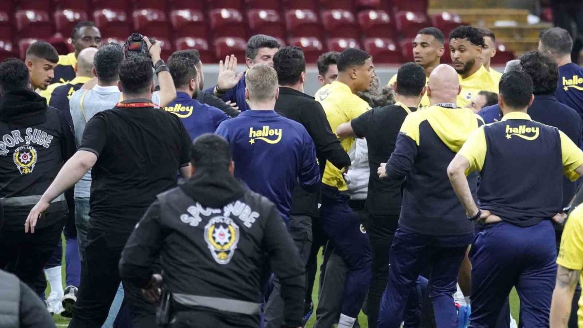 Olaylı derbi mahkemede devam ediyor: Fenerbahçeli futbolcular için zorla getirilme kararı