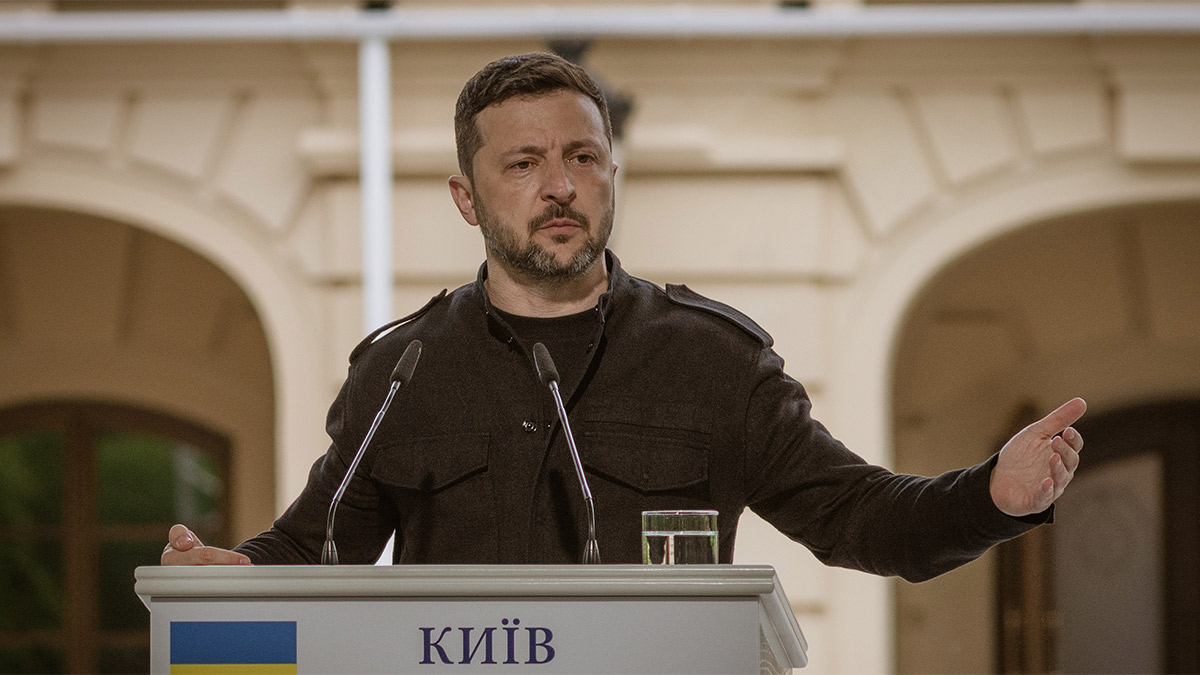 Zelenskiy: Toprak meselesi yalnızca üçlü zirvede görüşülmeli