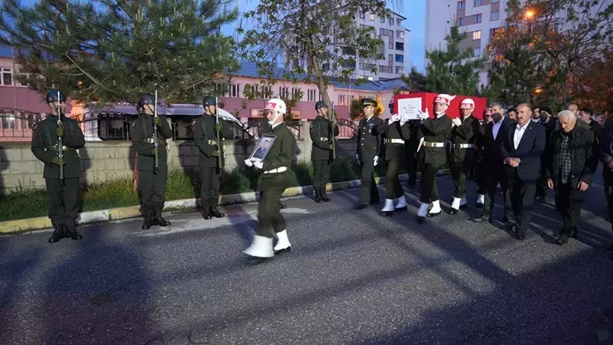 Şehit Uzman Çavuş Karadağ’ın naaşı Muş’a getirildi