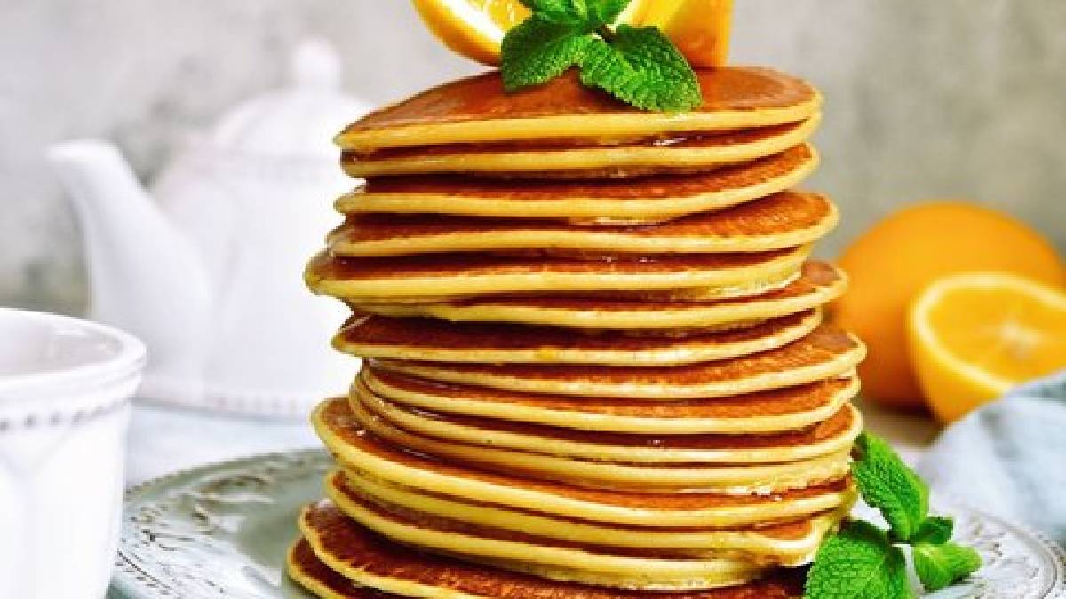 Klasik pancake’e ferah bir dokunuş! Yaz kahvaltınız daha da şenlenecek: İşte limonlu pankek tarifi…