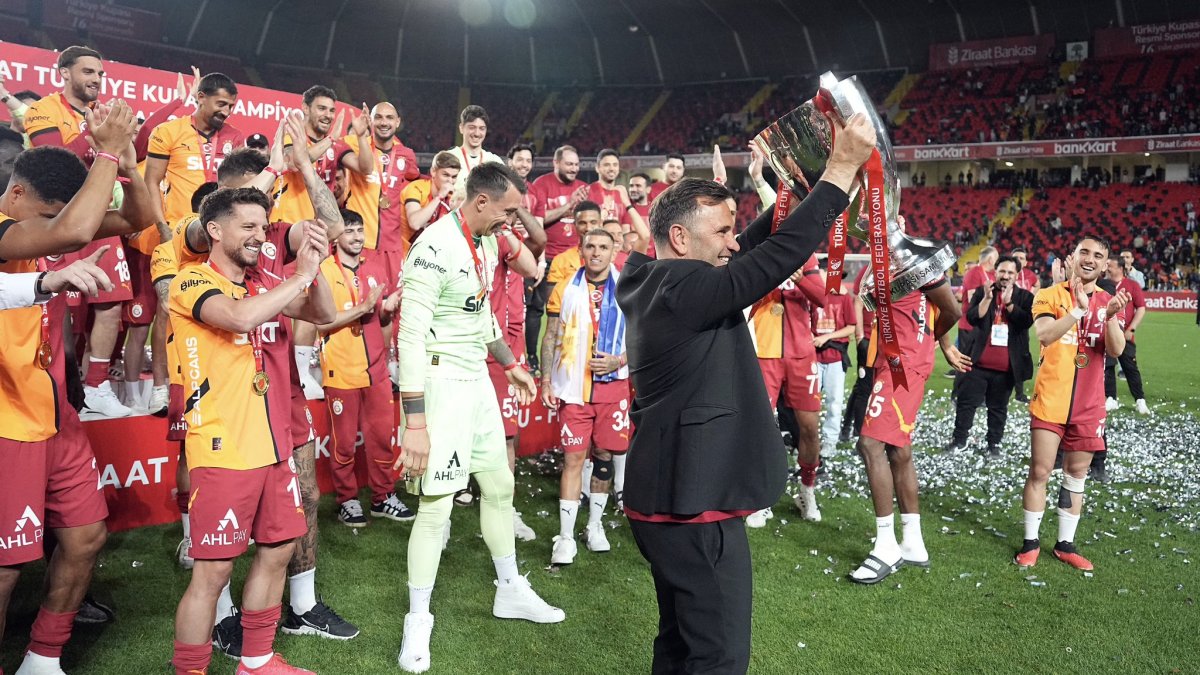 Okan Buruk rekorları altüst etti: Türkiye Kupası tarihine geçti