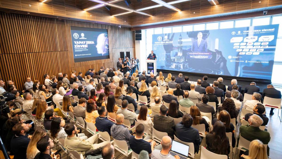 Başkan Tugay, Yapay Zekâ Zirvesi’nde konuştu