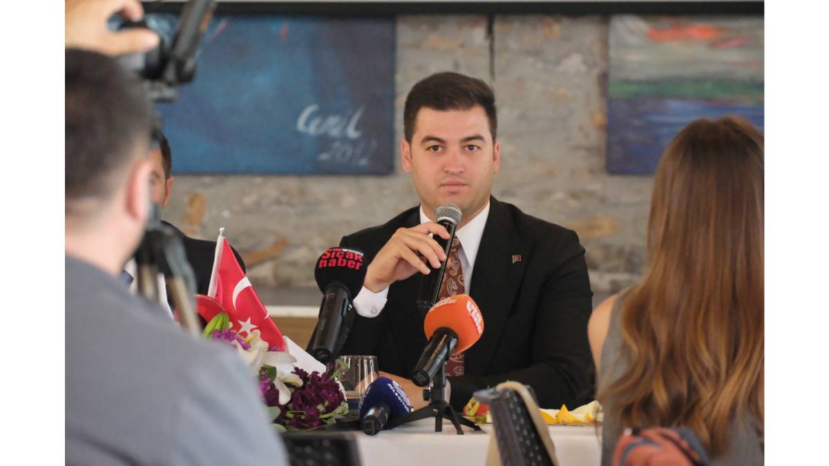 Başkan Mandalinci basın mensupları ile bir araya geldi