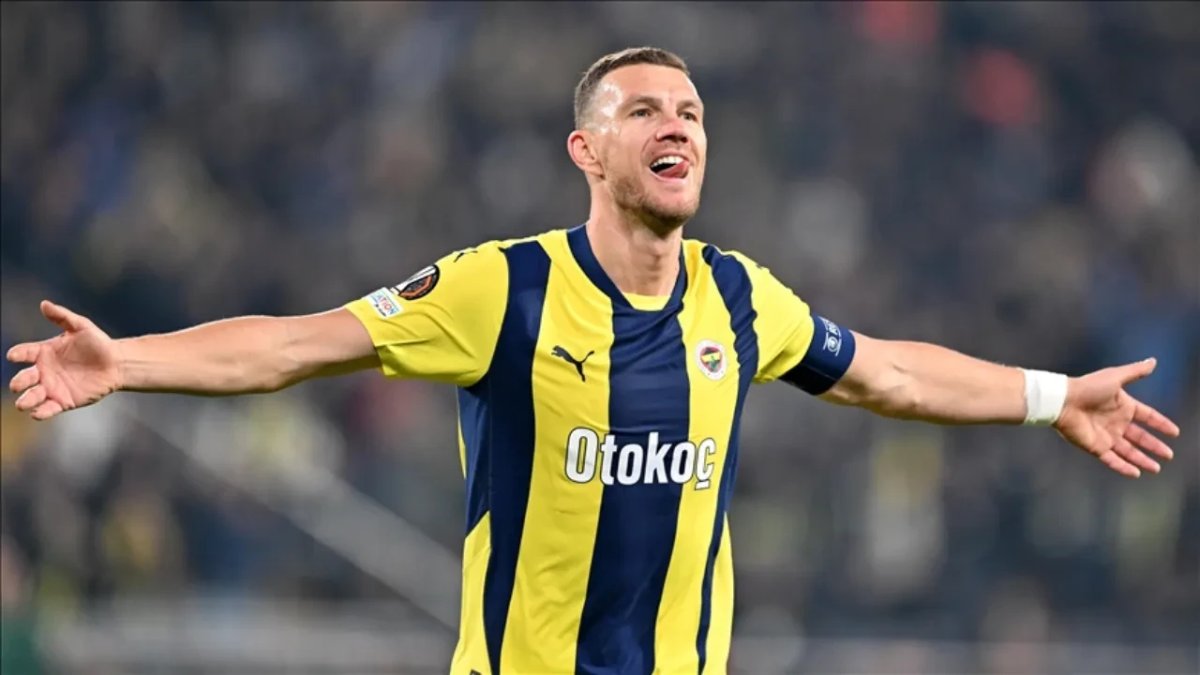 Edin Dzeko'ya İtalya kancası! Tecrübeli futbolcu karar aşamasında