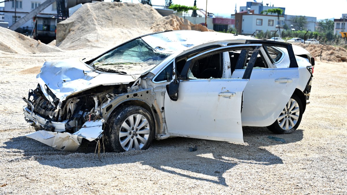 Osmaniye'de Bülbül Deresi taştı: 8 araç sel altında kaldı