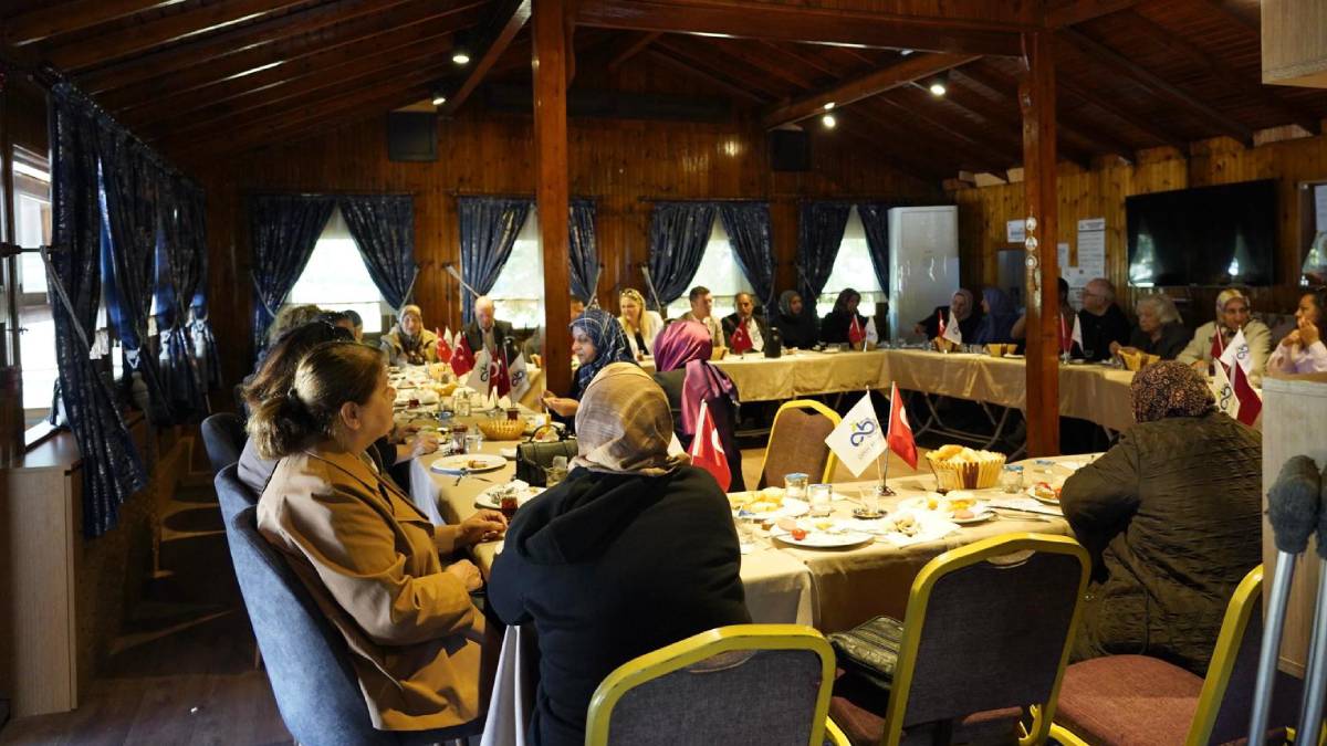 Başkan Sarıkurt, şehit anneleriyle bir araya geldi