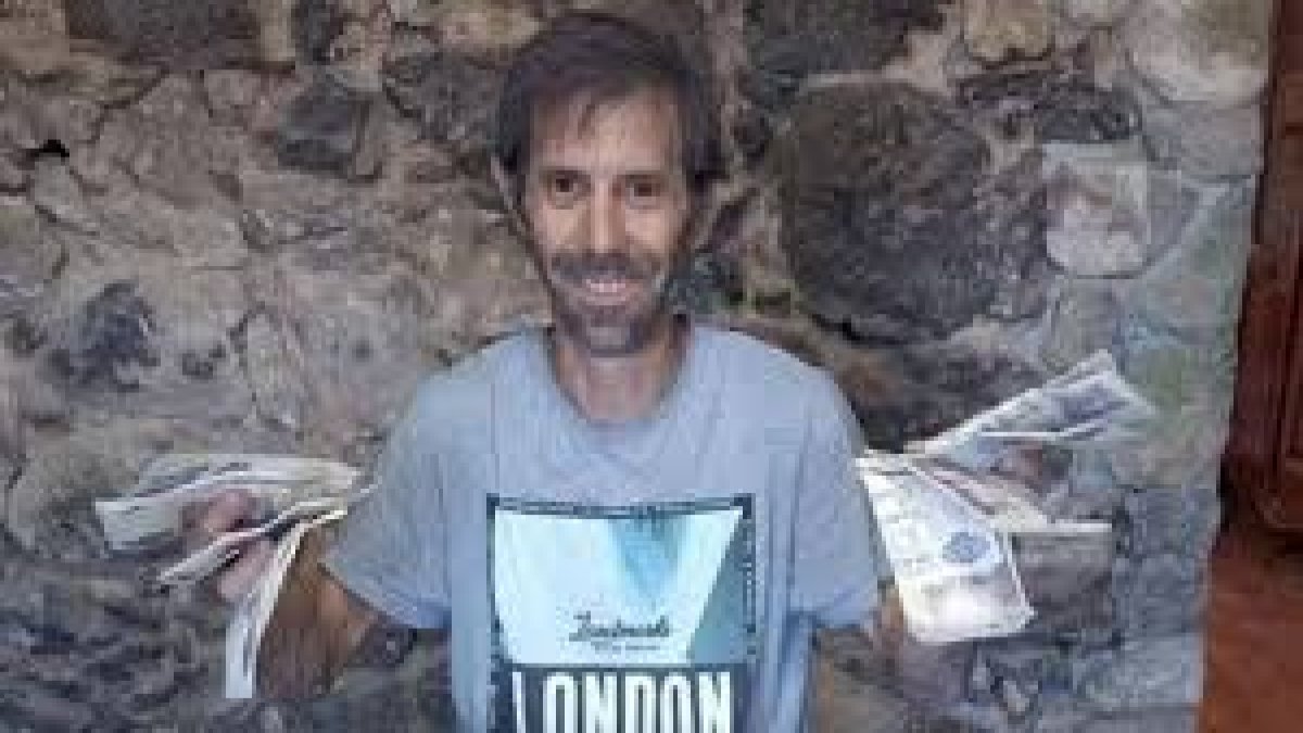 40 yıldır terk edilmiş evi satın aldı! Tadilat sırasında 2 buçuk milyon TL buldu: Gerçeği öğrenince şaşkına döndü