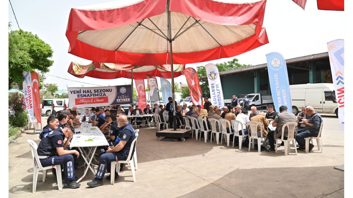 Yeni hal sezonu Turgutlu Sebze Ve Meyve Hali’nde açıldı