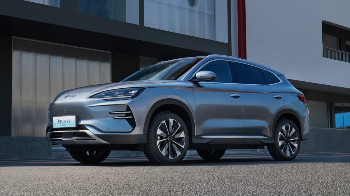 Türkiye'ye fabrika kuran BYD'de şok görüntüler: 4 yıllık araç çürüdü! Otomotiv duayani görüntülere isyan etti