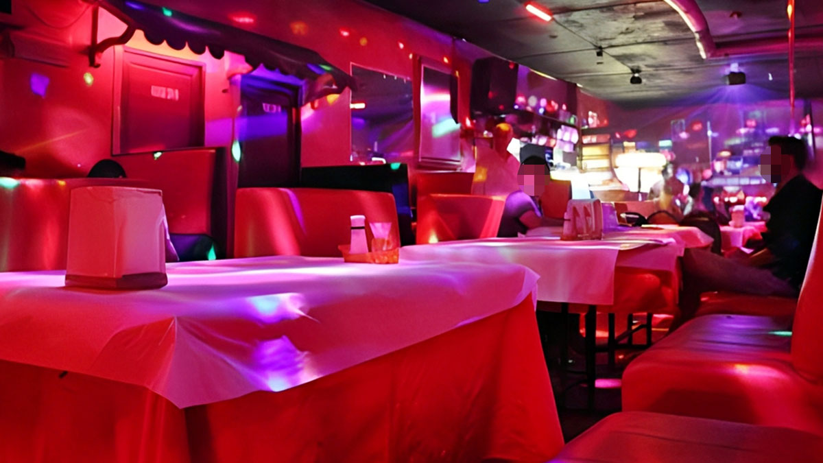 İlgi duyduğu kadını başka erkeklerle görünce pavyonda intihar etti! Korkunç anlar kamerada