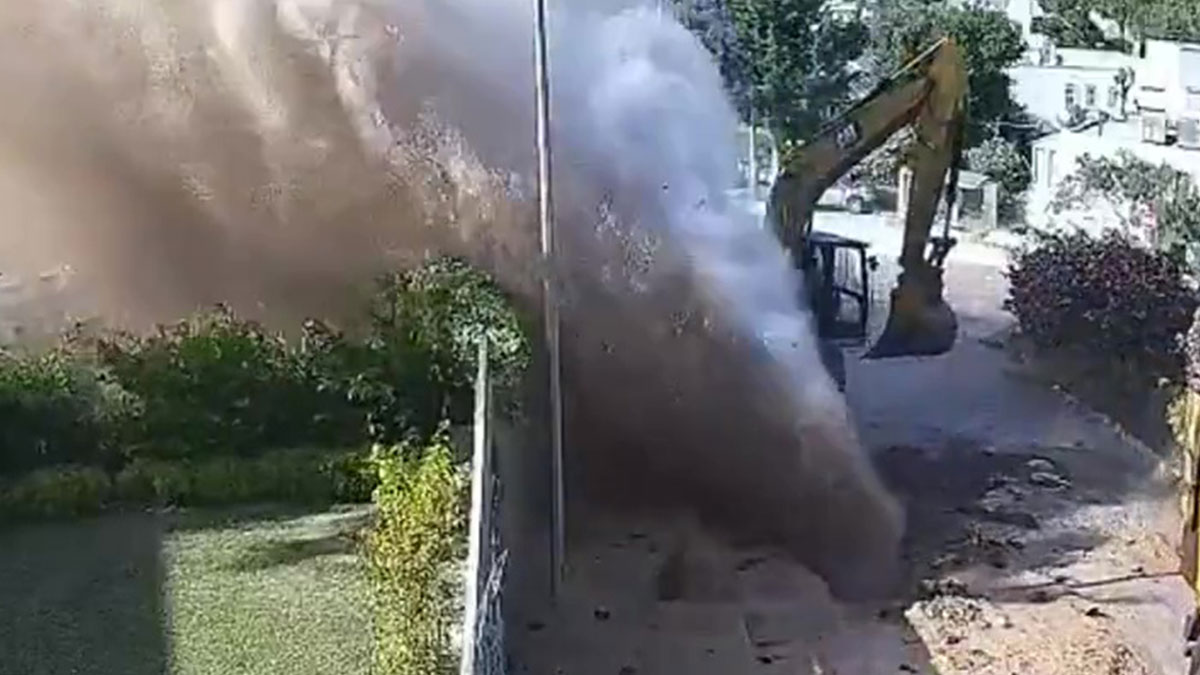 Nedir bu Bodrum'un çektiği: Bomba gibi patladı! Sokakta oluşan devasa çukur korkuttu