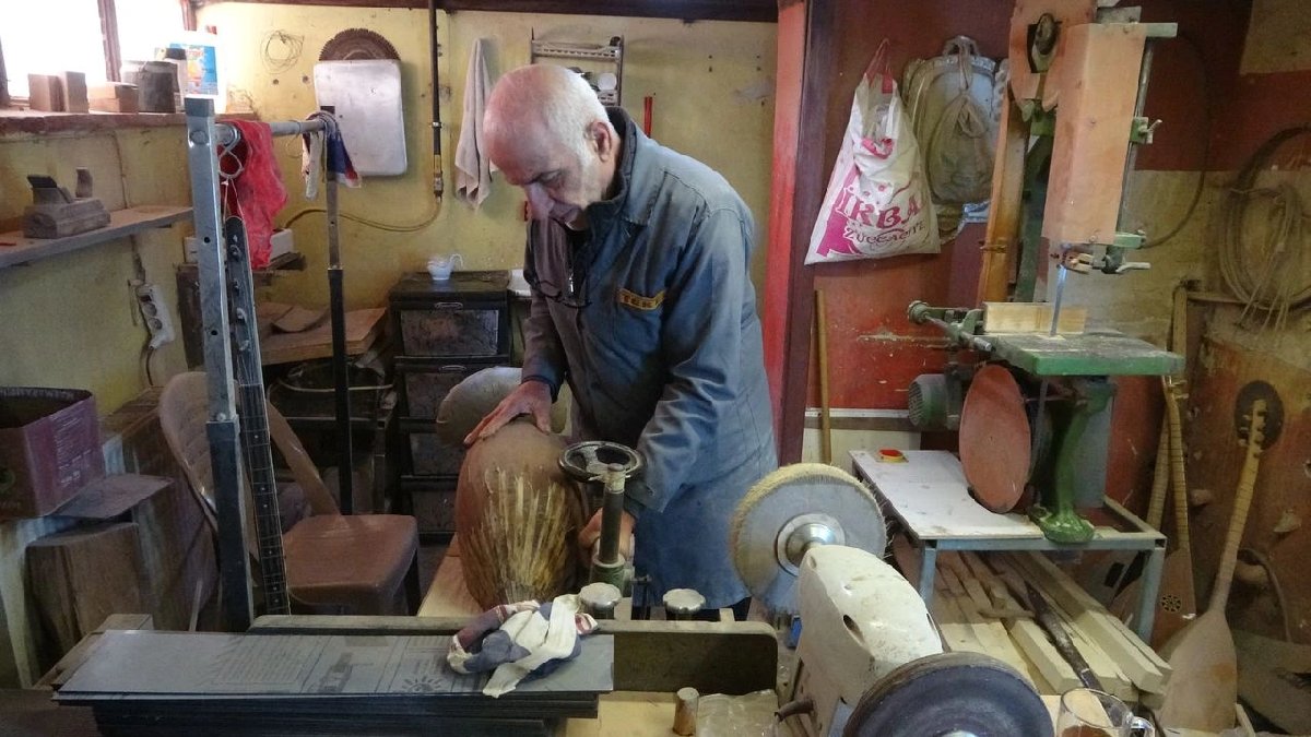 Yapan iki ustadan biri! Elinde servet işliyor, tanesini 30 bin TL’den satıyor