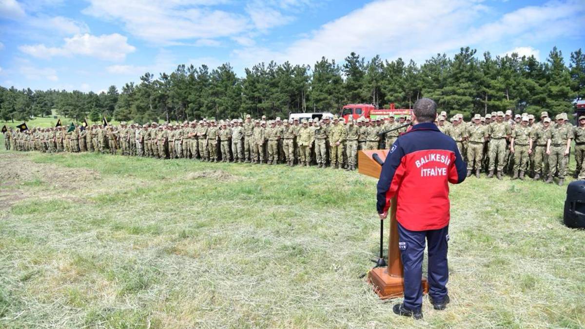 Balıkesir itfaiyesinden yangına ilk müdahale eğitimi