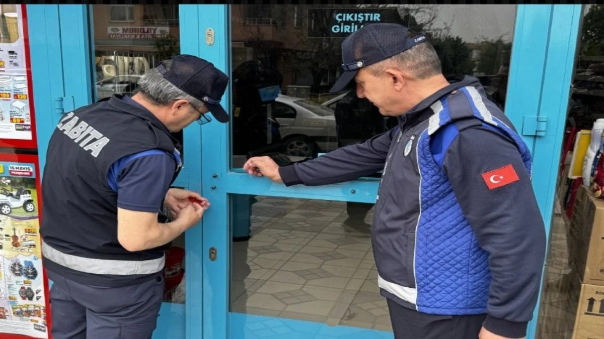Sattığı ürünler skandal oldu, üç market şubesi mühürlendi