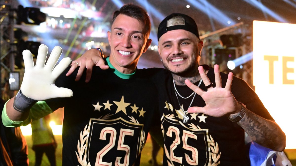 Galatasaray'ın yeni arması tanıtıldı! İşte 5 yıldızlı yeni Galatasaray arması