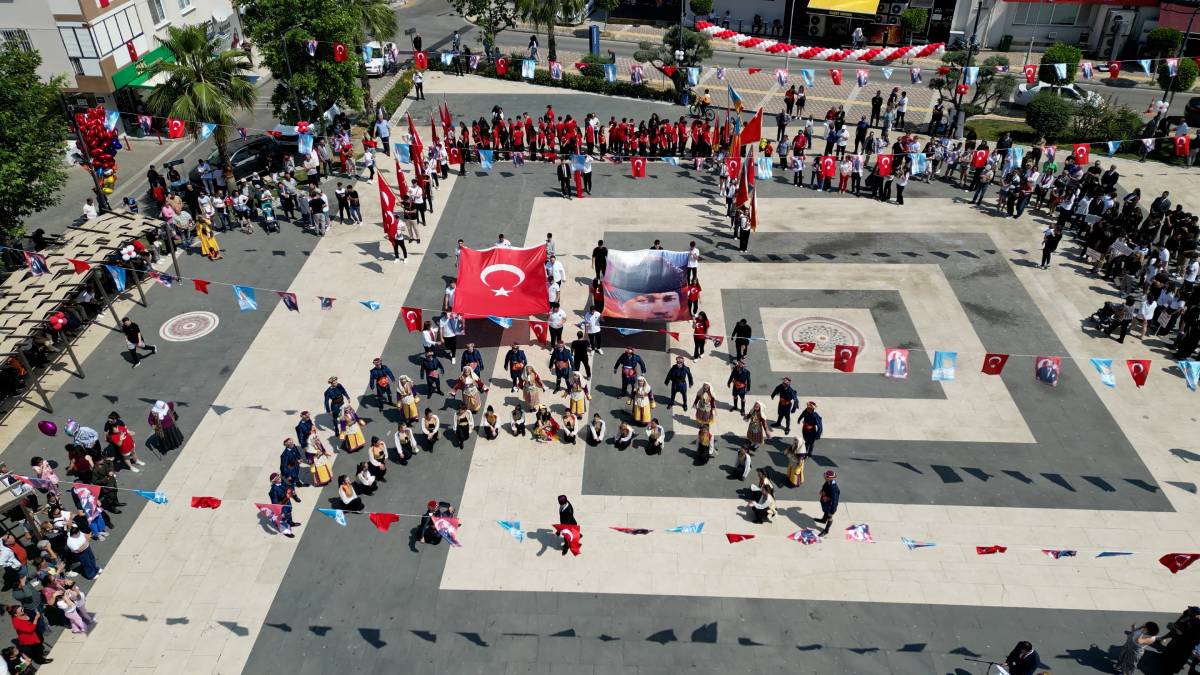 Narlıdere, 19 Mayıs’ı coşkuyla kutladı