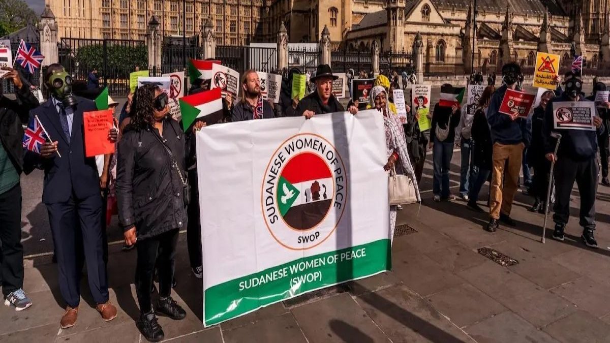 Londra’da Sudan Ordusunun Kimyasal Silah Kullanması Protesto Edildi