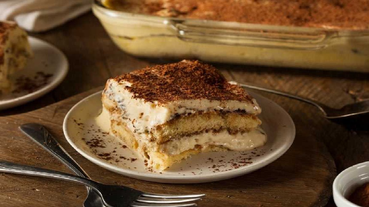 Danilo Şef bile hayran kalacak! Eşleriniz sizi öve öve bitiremeyecek! Orijinal tiramisu tarifi…