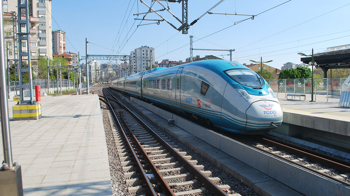 O kent merkezine tren müjdesi: Ulusal demiryolu ağına bağlanıyor! Bakan Uraloğlu müjdeyi verdi