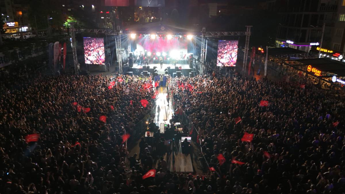 Büyükşehir; 19 Mayıs Atatürk’ü Anma, Gençlik ve Spor Bayramı’nı 40 bin Aydınlıyla kutladı