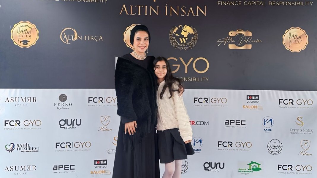 10 yaşındaki ressam Zeynep Reyyan Gören ilk sergisiyle sanatseverlerle buluştu