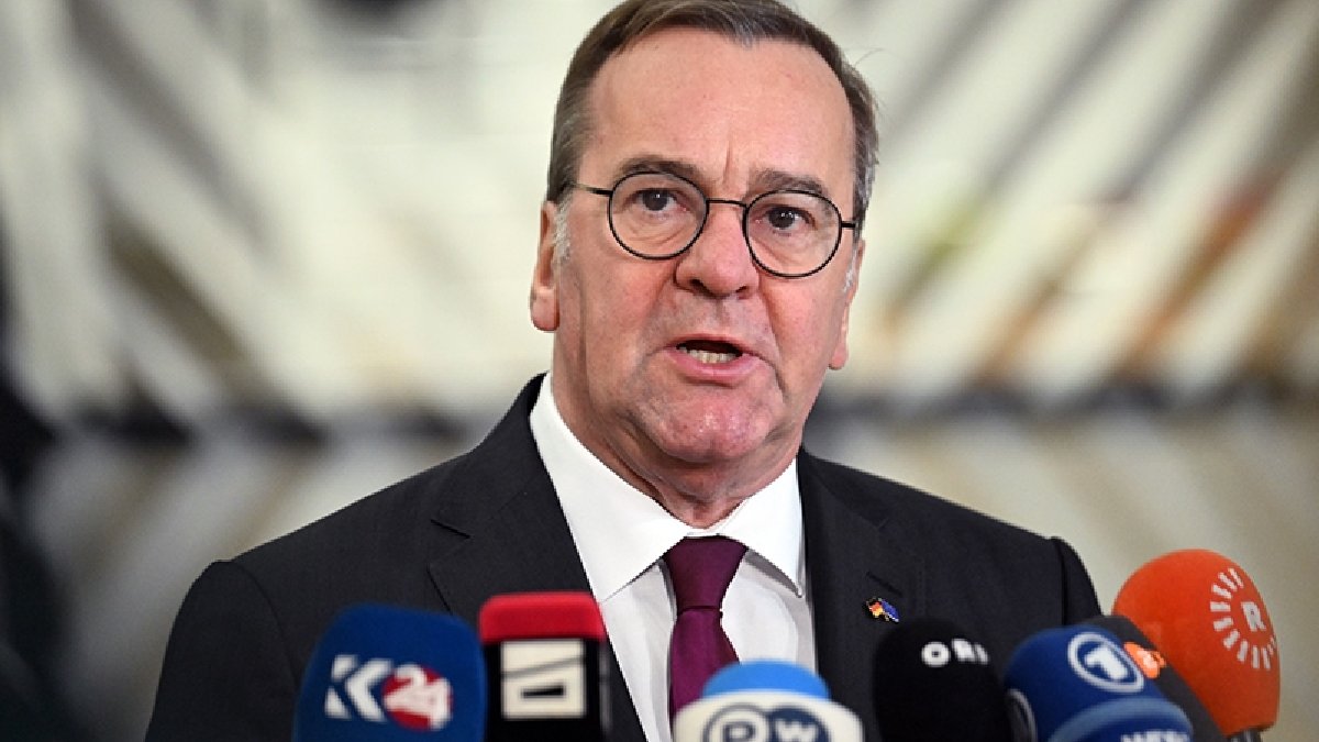 Alman bakan Pistorius, barış müzakerelerine ilişkin konuştu: Putin’in zamana oynadığı ortada