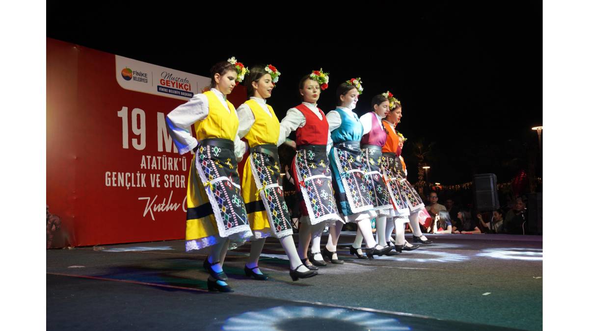 Finike’de bayram coşkuyla kutlandı