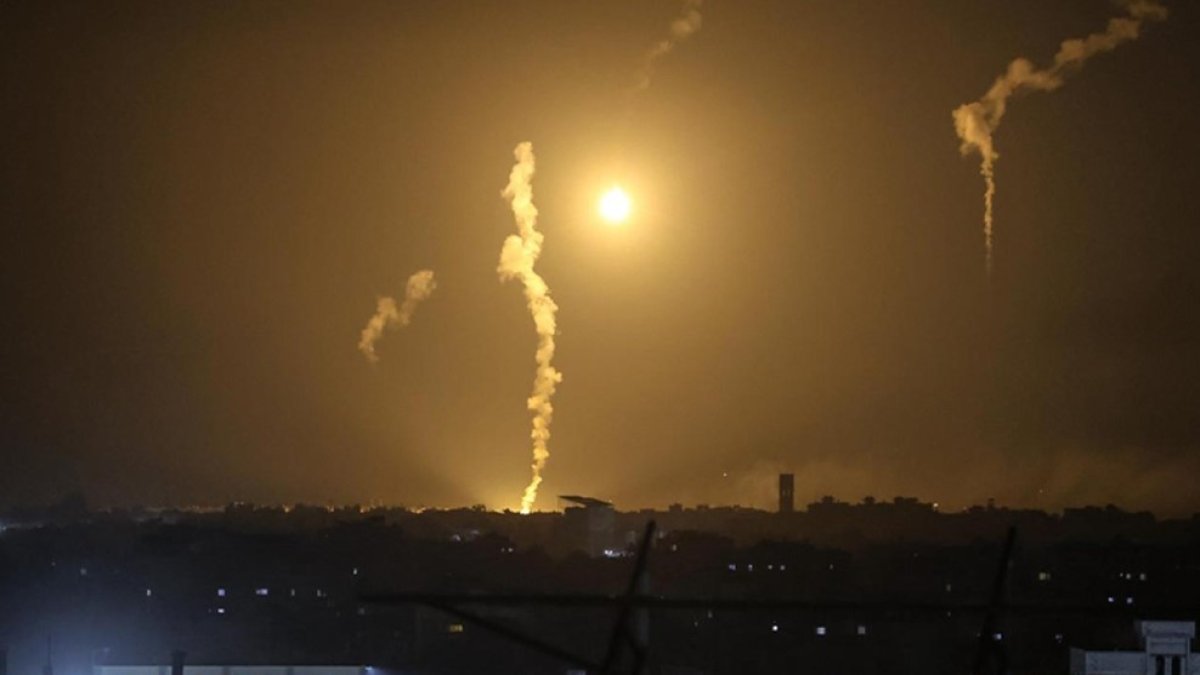 İsrail Gazze’ye 24 saatte 100’den fazla hava saldırısı düzenledi