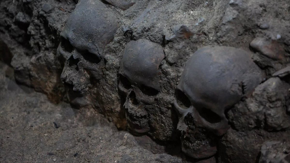 Azteklerin dini sırları: Kafataslarından inşa edilen yapı