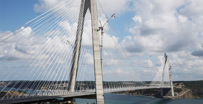 Boğaz'ın 3. köprüsü muhteşem törenle açıldı- İşte açılıştan renkli kareler