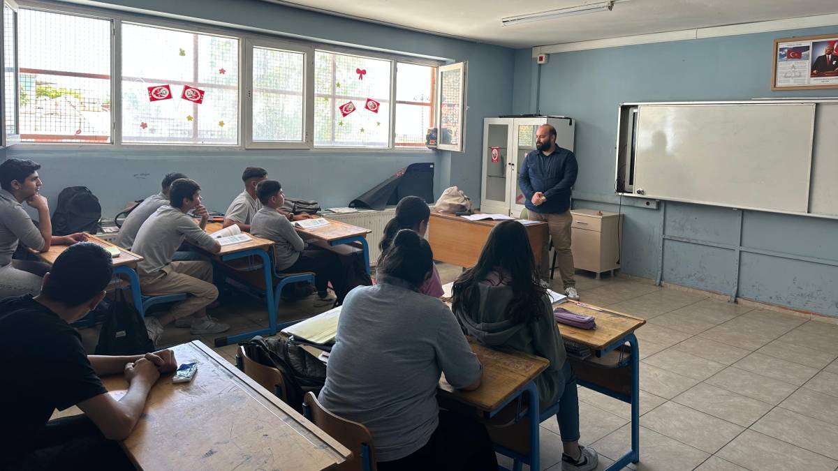 Söke Belediyesi sınavlar öncesi öğrencilerin yanında