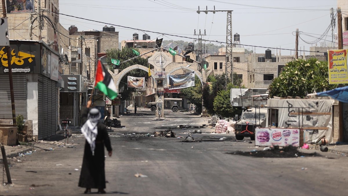 İsrail, aralarında Türk diplomatların bulunduğu gruba ateş açtı