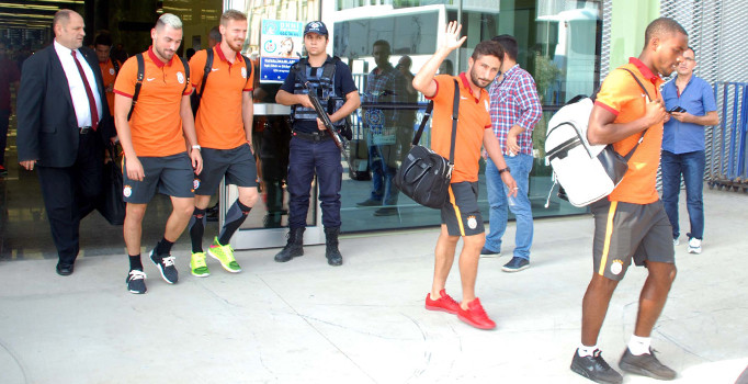 Galatasaray kafilesine yeni bir isim dahil oldu