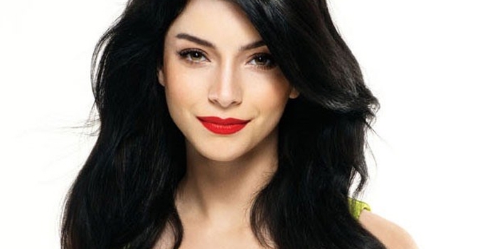 Merve Boluğur yeni bir diziyle ekranlara geri dönüyor