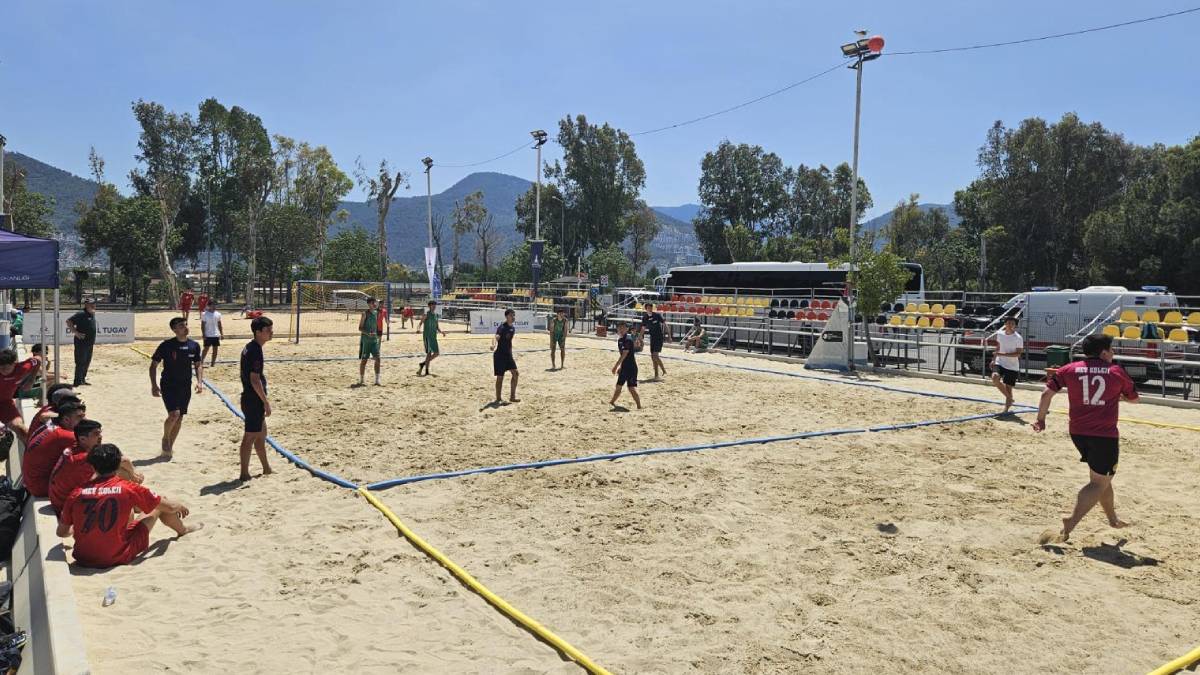 Atatürk’ün gençleri Büyükşehir’in şenliğinde buluştu
