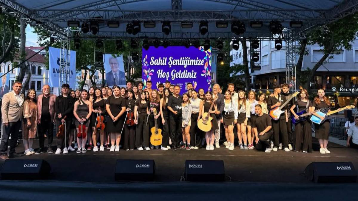 Bandırma Sahil Şenliği tüm coşkusuyla devam ediyor!