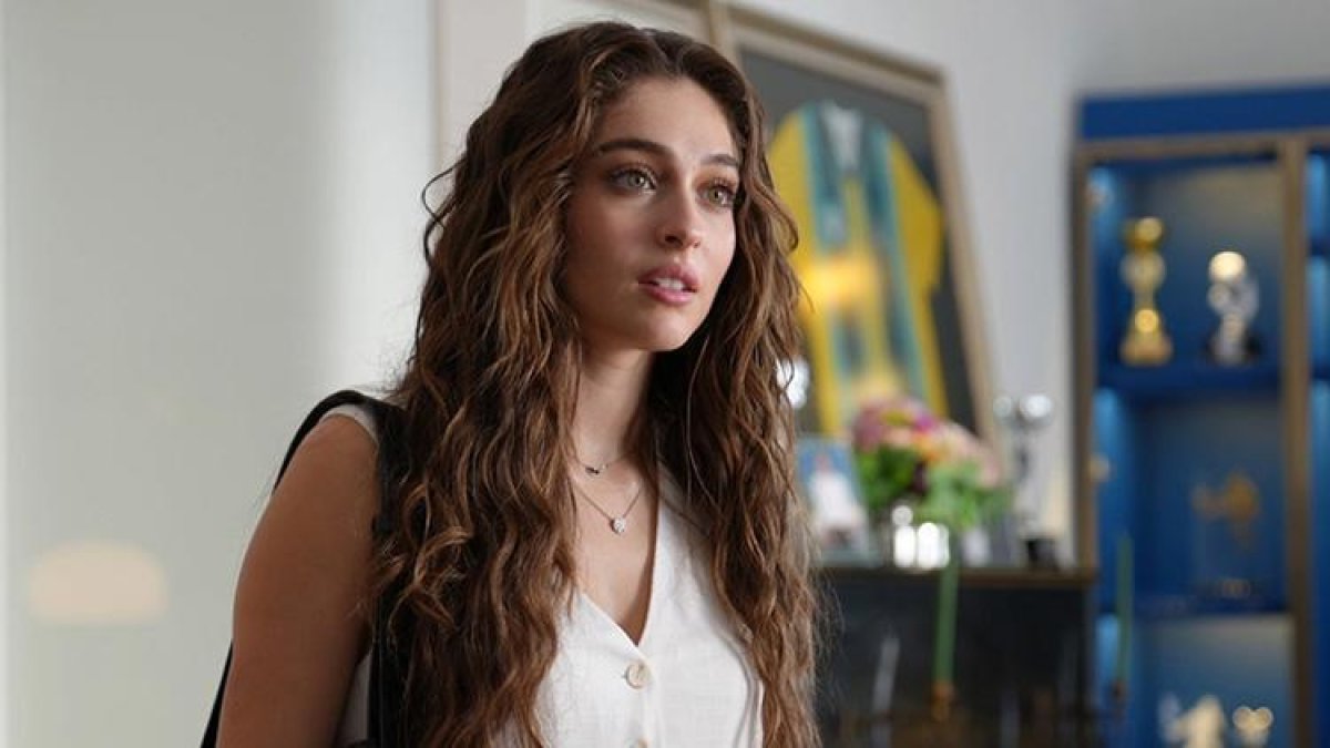 Leyla: Hayat… Aşk… Adalet… dizisine bomba transfer! Aşk-ı Memnu'nun ünlü ismi geliyor: Yıllar sonra aynı yönetmenle çalışacak