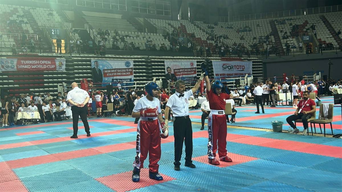 Bayraklılı sporcu dünya şampiyonu oldu